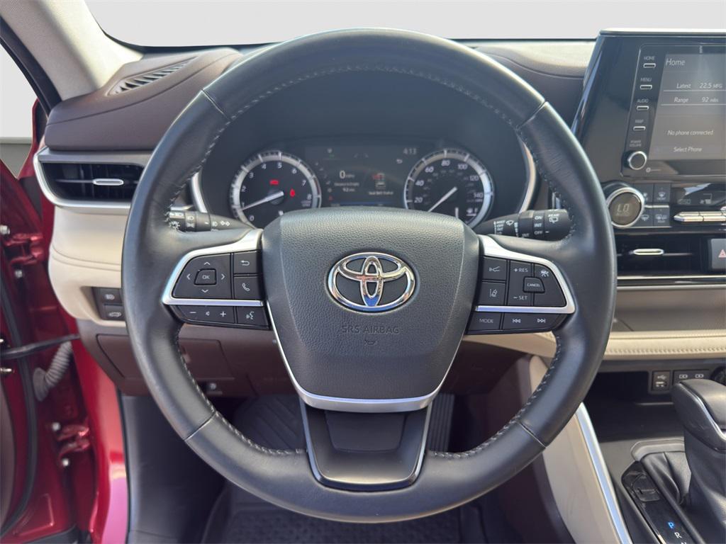 used 2022 Toyota Highlander car, priced at $32,698
