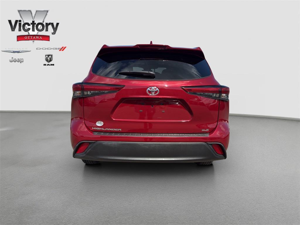 used 2022 Toyota Highlander car, priced at $32,698