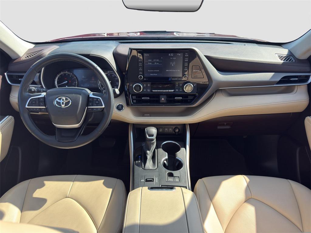 used 2022 Toyota Highlander car, priced at $32,698