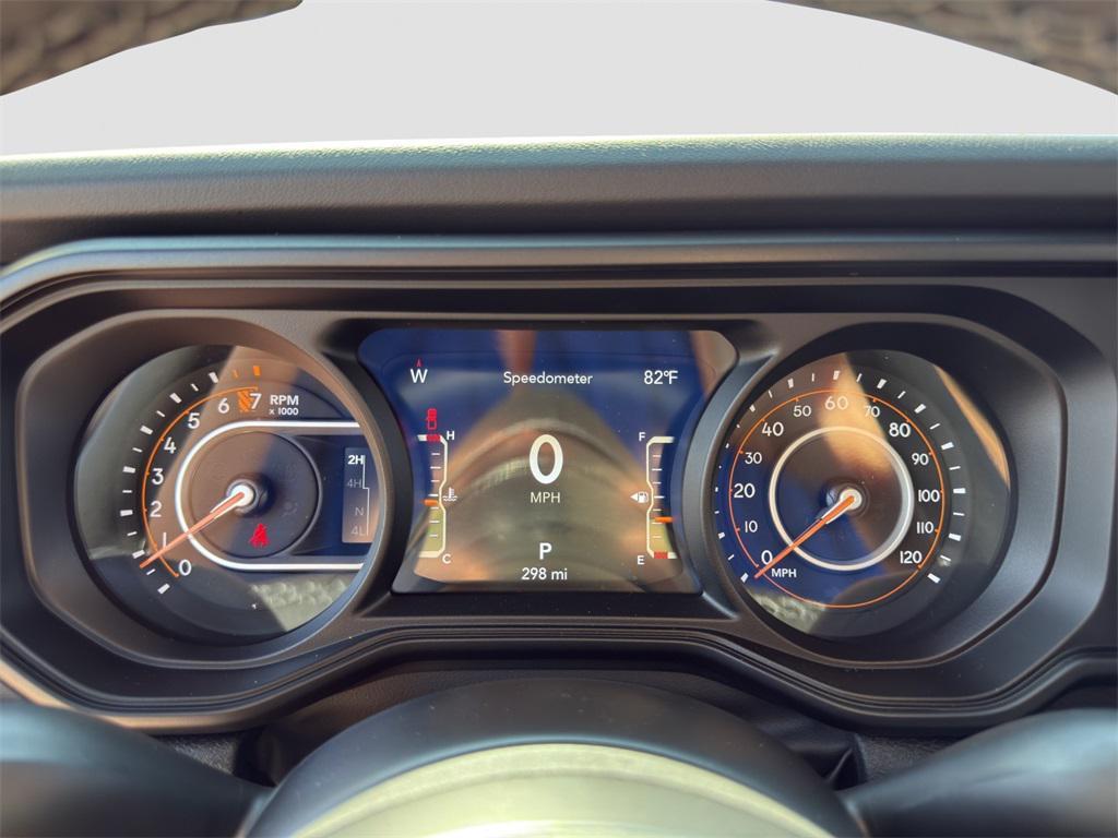 new 2025 Jeep Gladiator car, priced at $45,738