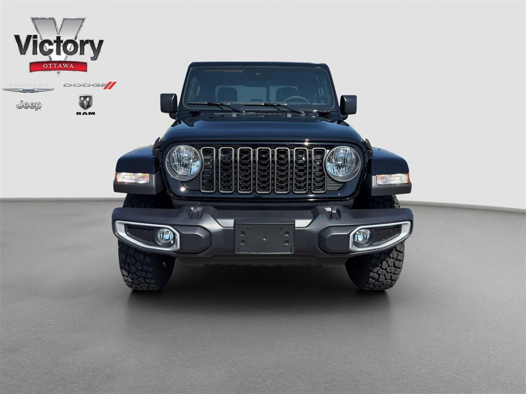 new 2025 Jeep Gladiator car, priced at $45,738