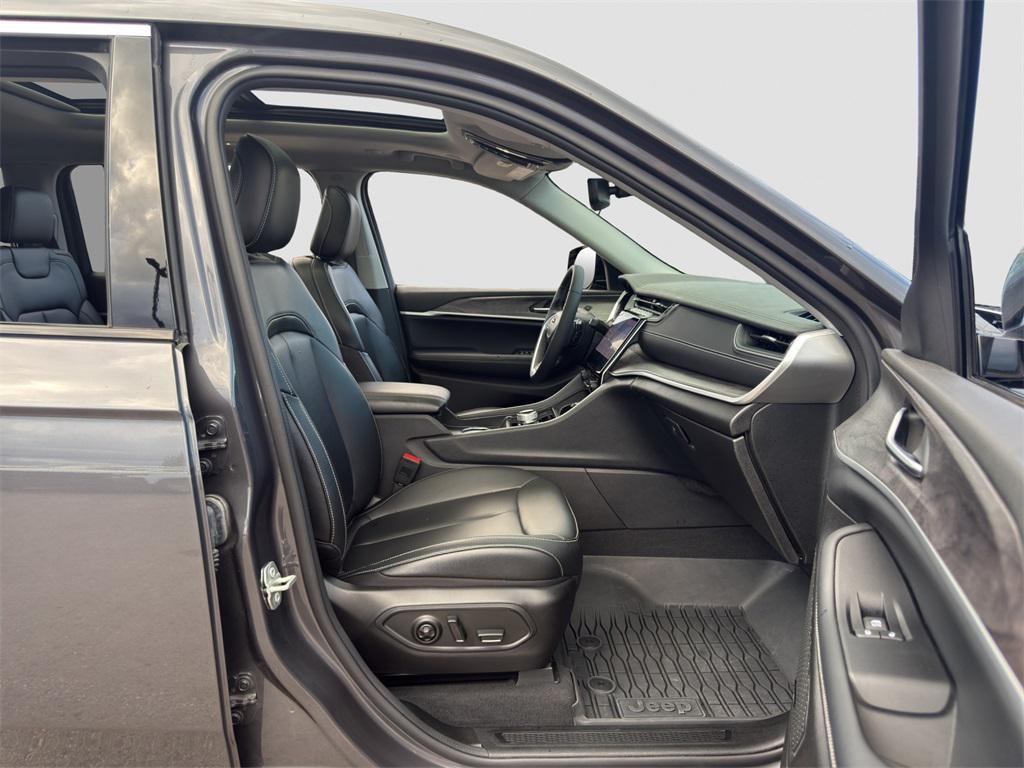 used 2024 Jeep Grand Cherokee L car, priced at $37,988