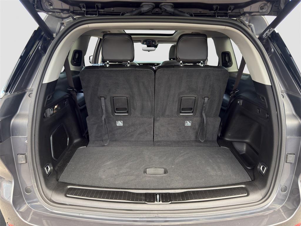used 2024 Jeep Grand Cherokee L car, priced at $37,988