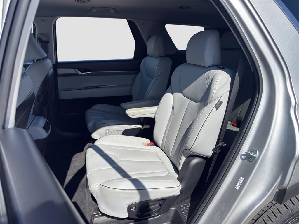 used 2024 Hyundai Palisade car, priced at $34,899