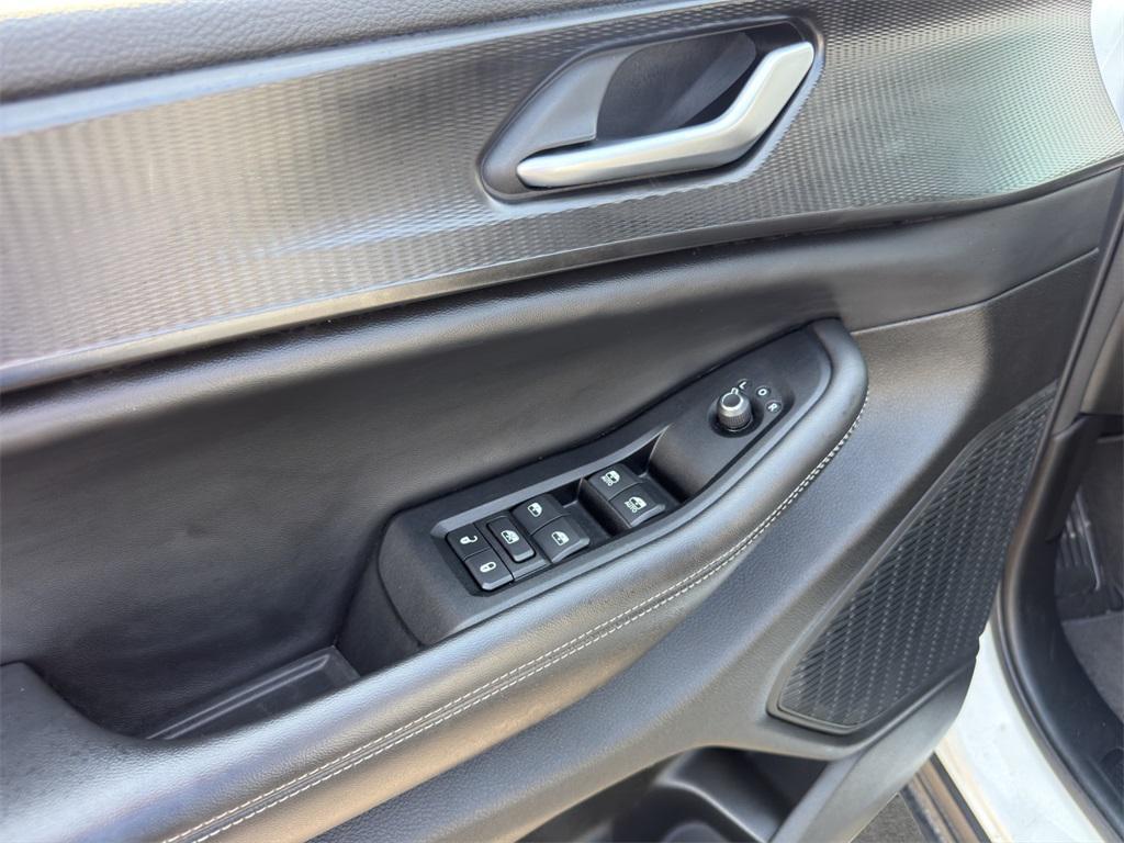 used 2024 Jeep Grand Cherokee car, priced at $33,119