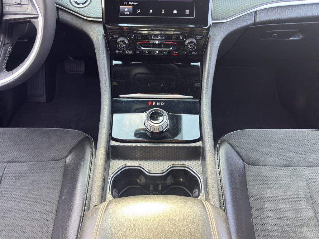 used 2024 Jeep Grand Cherokee car, priced at $33,119