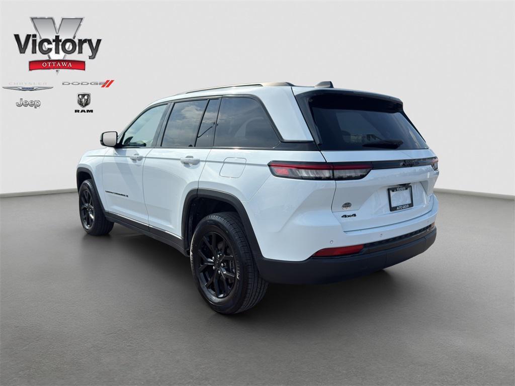 used 2024 Jeep Grand Cherokee car, priced at $33,119