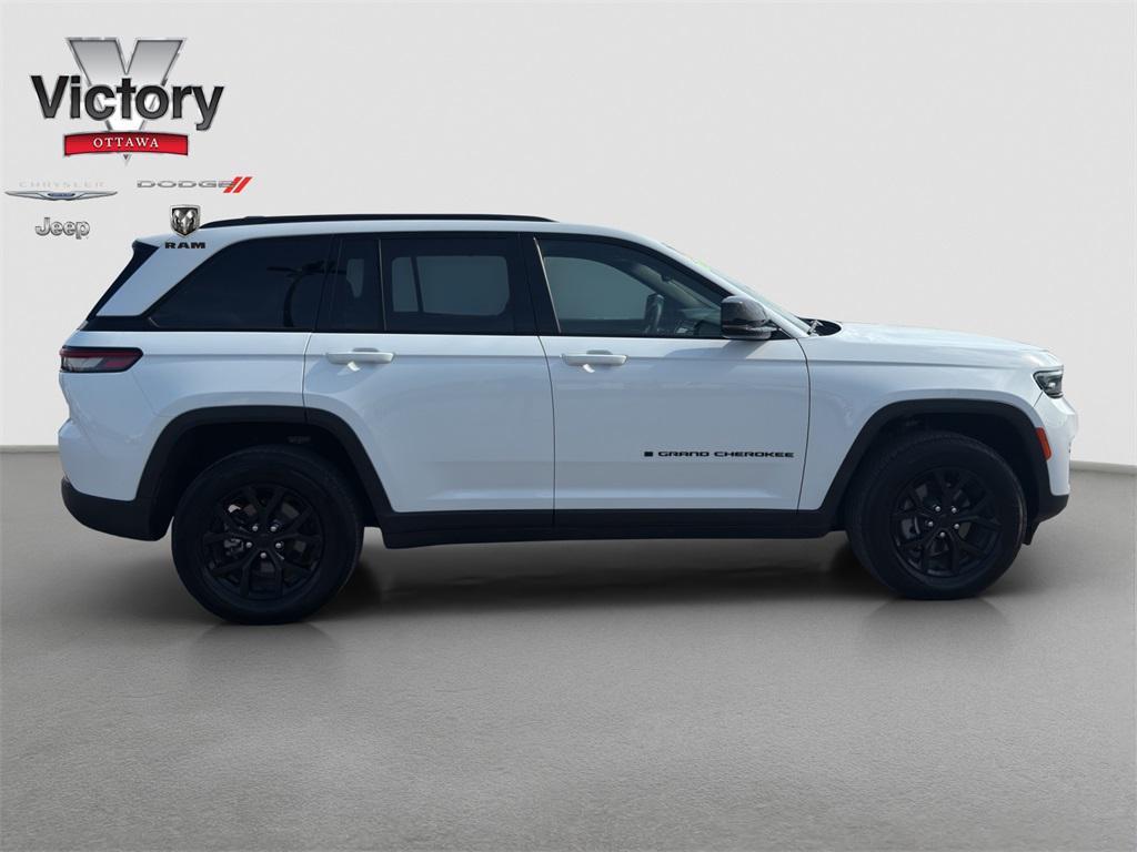 used 2024 Jeep Grand Cherokee car, priced at $33,119