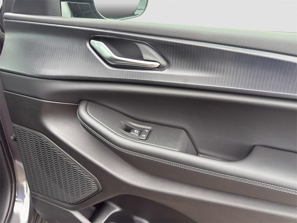 new 2025 Jeep Grand Cherokee car, priced at $39,748