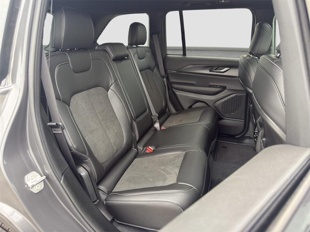 new 2025 Jeep Grand Cherokee car, priced at $39,748