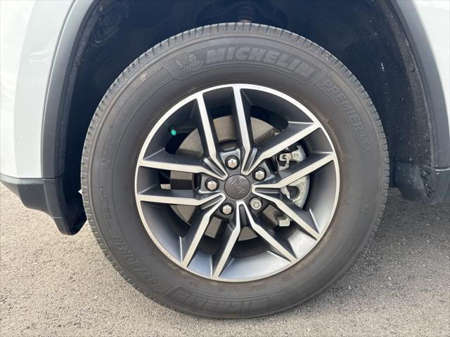 used 2022 Jeep Grand Cherokee car, priced at $27,000