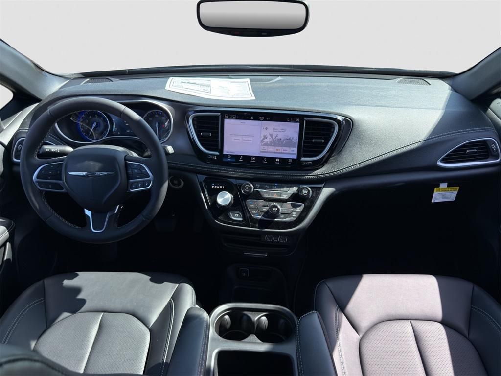 new 2025 Chrysler Pacifica car, priced at $39,441