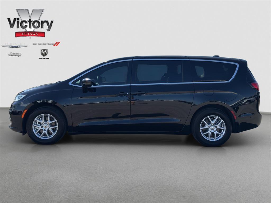 new 2025 Chrysler Pacifica car, priced at $39,441