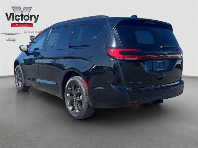 new 2025 Chrysler Pacifica car, priced at $55,253