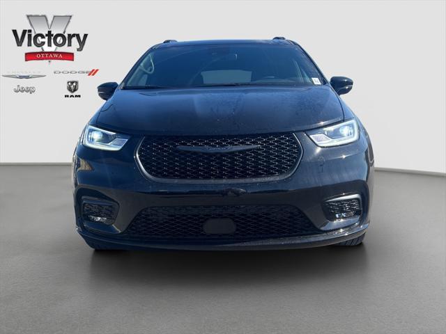 new 2025 Chrysler Pacifica car, priced at $55,253