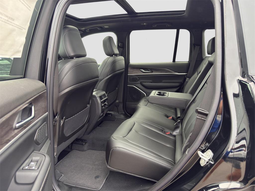 new 2025 Jeep Grand Cherokee car, priced at $49,734