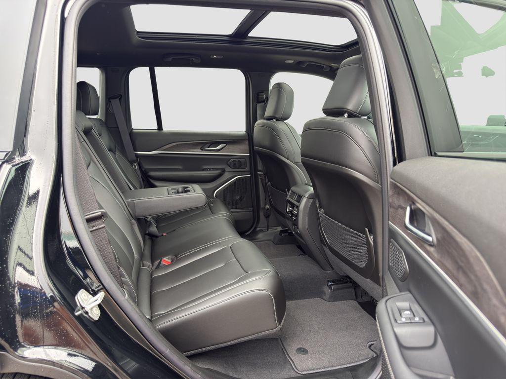 new 2025 Jeep Grand Cherokee car, priced at $46,834