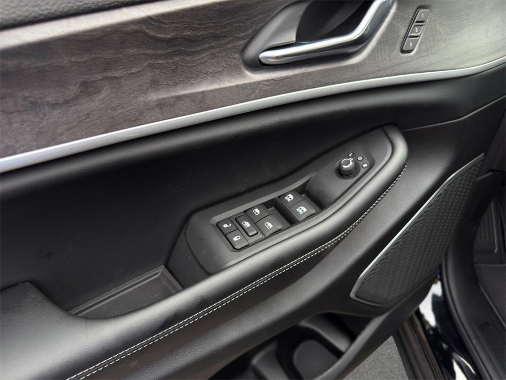 new 2025 Jeep Grand Cherokee car, priced at $49,734