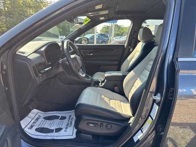 used 2025 Honda CR-V Hybrid car, priced at $38,869