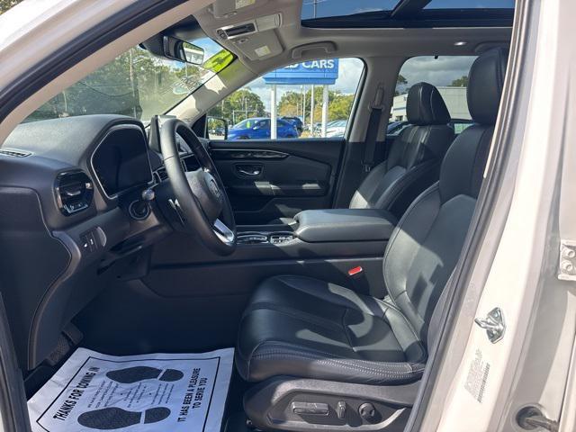 used 2025 Honda Pilot car, priced at $44,905