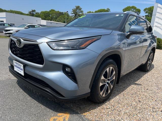 used 2022 Toyota Highlander car, priced at $37,849