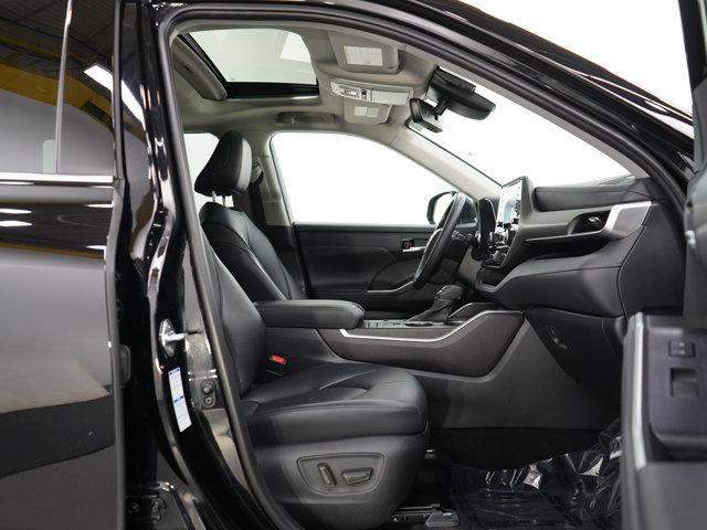 used 2021 Toyota Highlander Hybrid car, priced at $37,599