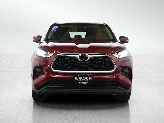used 2021 Toyota Highlander car, priced at $35,299