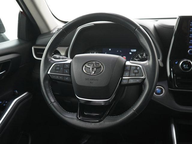 used 2021 Toyota Highlander car, priced at $35,299