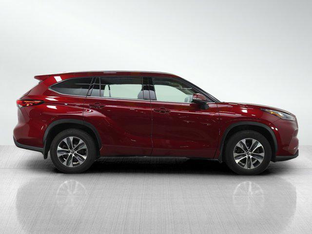 used 2021 Toyota Highlander car, priced at $35,299