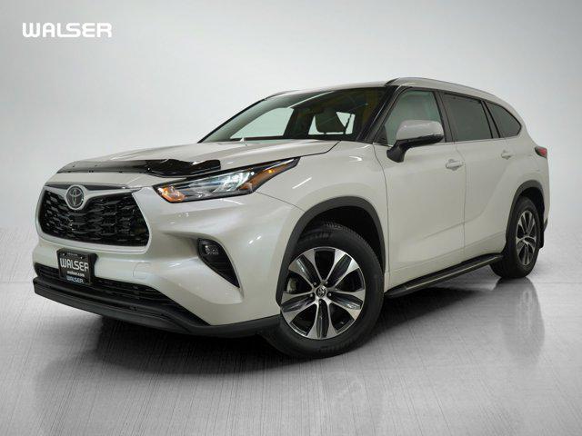 used 2021 Toyota Highlander car, priced at $38,898
