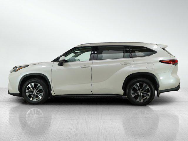 used 2021 Toyota Highlander car, priced at $38,898