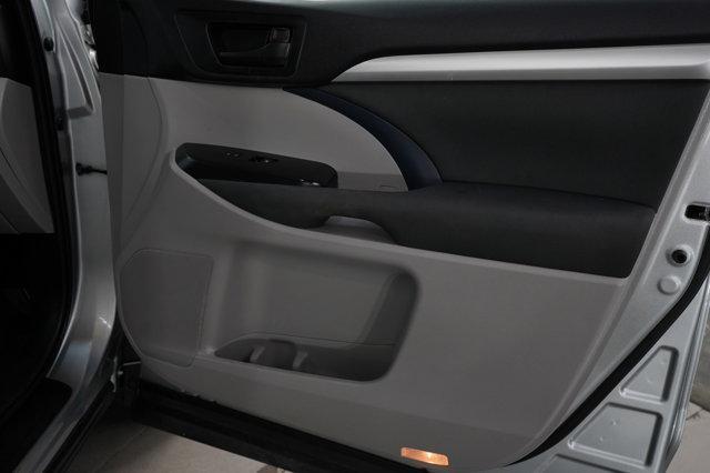 used 2019 Toyota Highlander car, priced at $28,799
