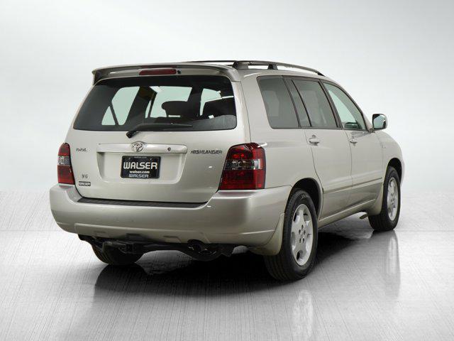 used 2004 Toyota Highlander car, priced at $8,499