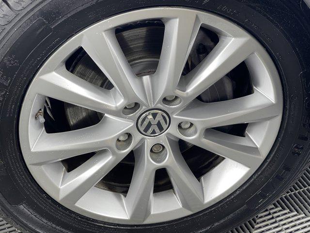 used 2014 Volkswagen Touareg car, priced at $12,700