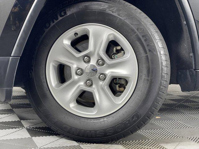 used 2016 Jeep Grand Cherokee car, priced at $13,137