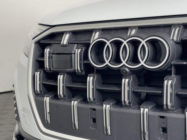 new 2025 Audi Q7 car, priced at $75,205