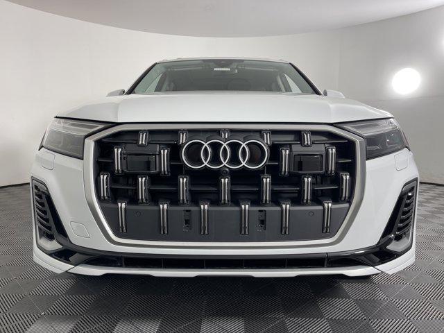 new 2025 Audi Q7 car, priced at $75,205