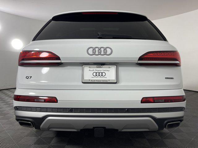 new 2025 Audi Q7 car, priced at $75,205