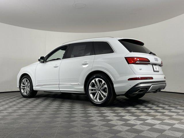 new 2025 Audi Q7 car, priced at $75,205