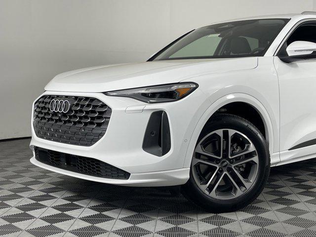 new 2025 Audi Q5 car, priced at $59,045