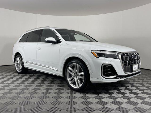 new 2025 Audi Q7 car, priced at $76,295