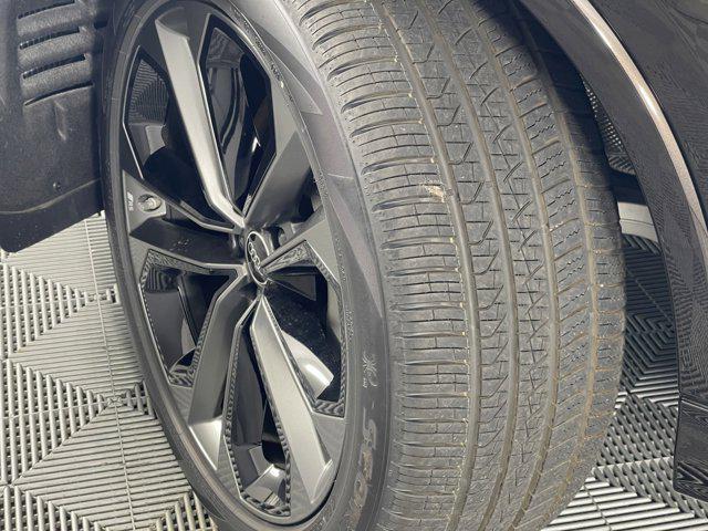 new 2025 Audi Q7 car, priced at $75,395