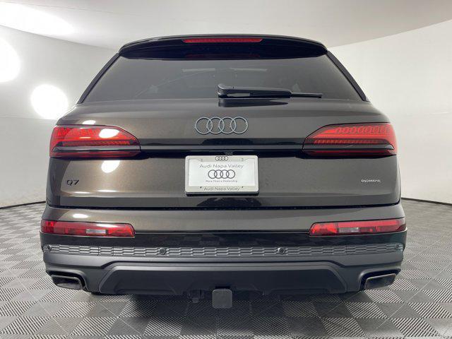 new 2025 Audi Q7 car, priced at $75,395