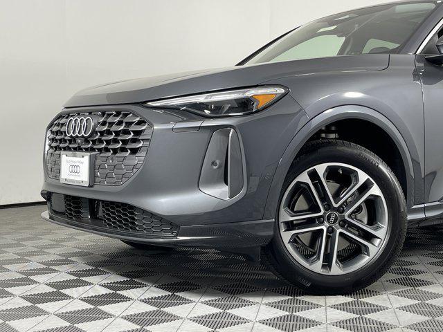 new 2025 Audi Q5 car, priced at $59,640