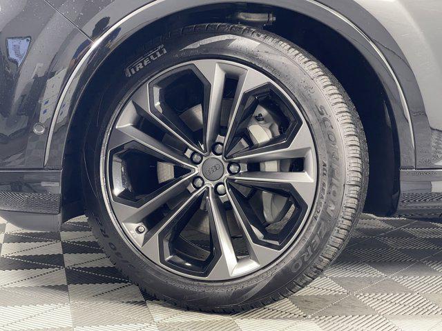 new 2026 Audi Q7 car, priced at $78,295