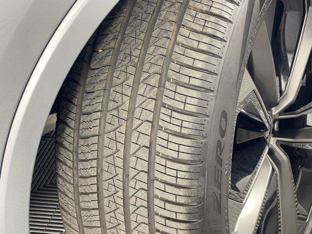 new 2025 Audi Q7 car, priced at $75,305