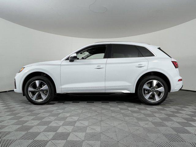 new 2024 Audi Q5 car, priced at $46,060