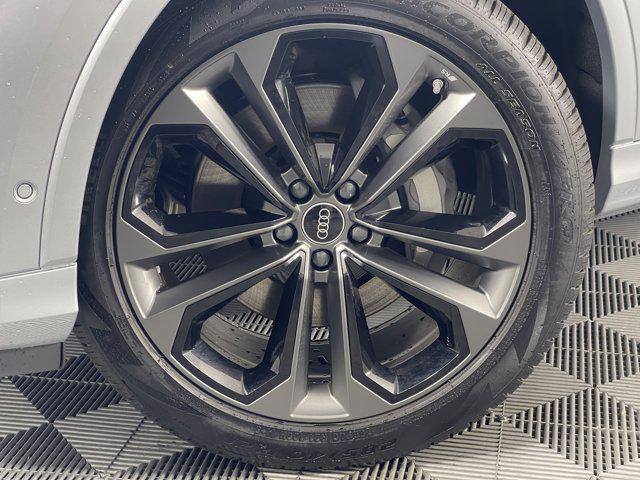 new 2025 Audi Q7 car, priced at $75,395