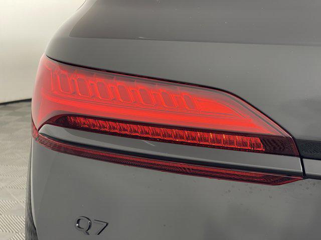 new 2025 Audi Q7 car, priced at $75,305