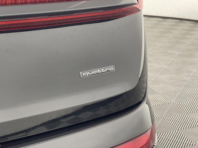 new 2025 Audi Q7 car, priced at $75,305